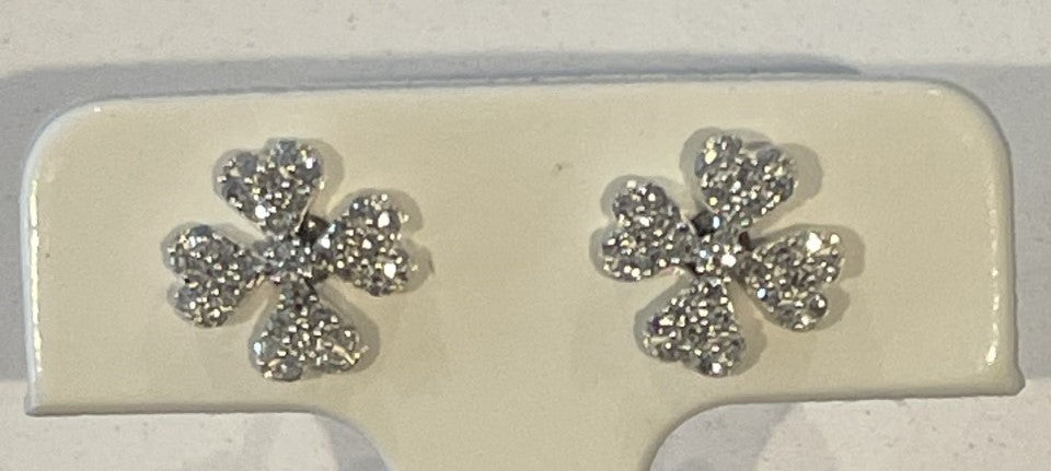 18k white gold diamond flower earring