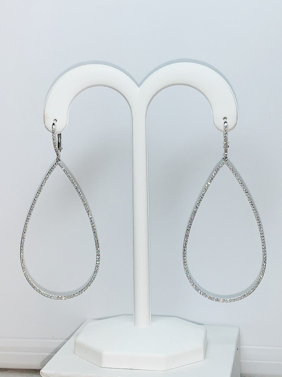 14k white gold tear drop diamond earrings